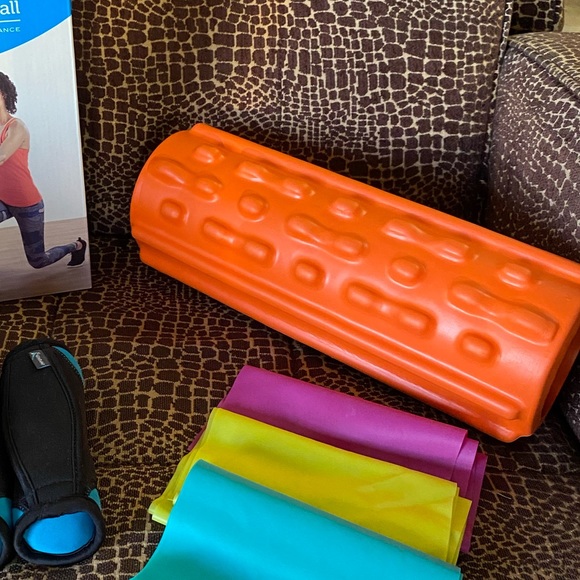 “Workout From Home 5 piece System” 🧘🏼‍♀️🟣 (Actually it’s 8 pieces) - Picture 4 of 4